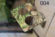 Load image into Gallery viewer, C3 Small Gecko Ledge, Suction Cup (Holds two 0.5 oz Cups)